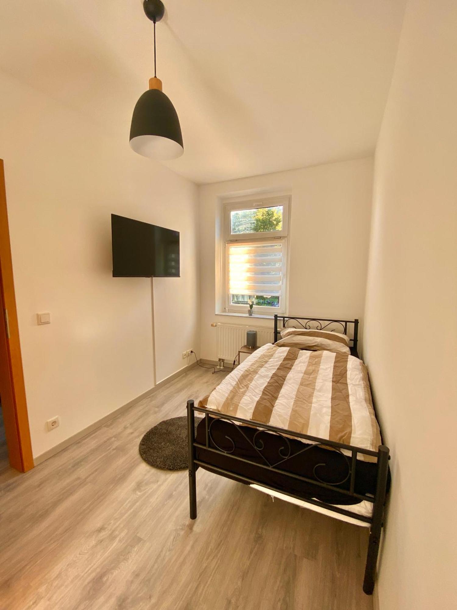 Schoene 3-Zimmer Monteurswohnung Im Sueden Von Leipzig Eg Esterno foto