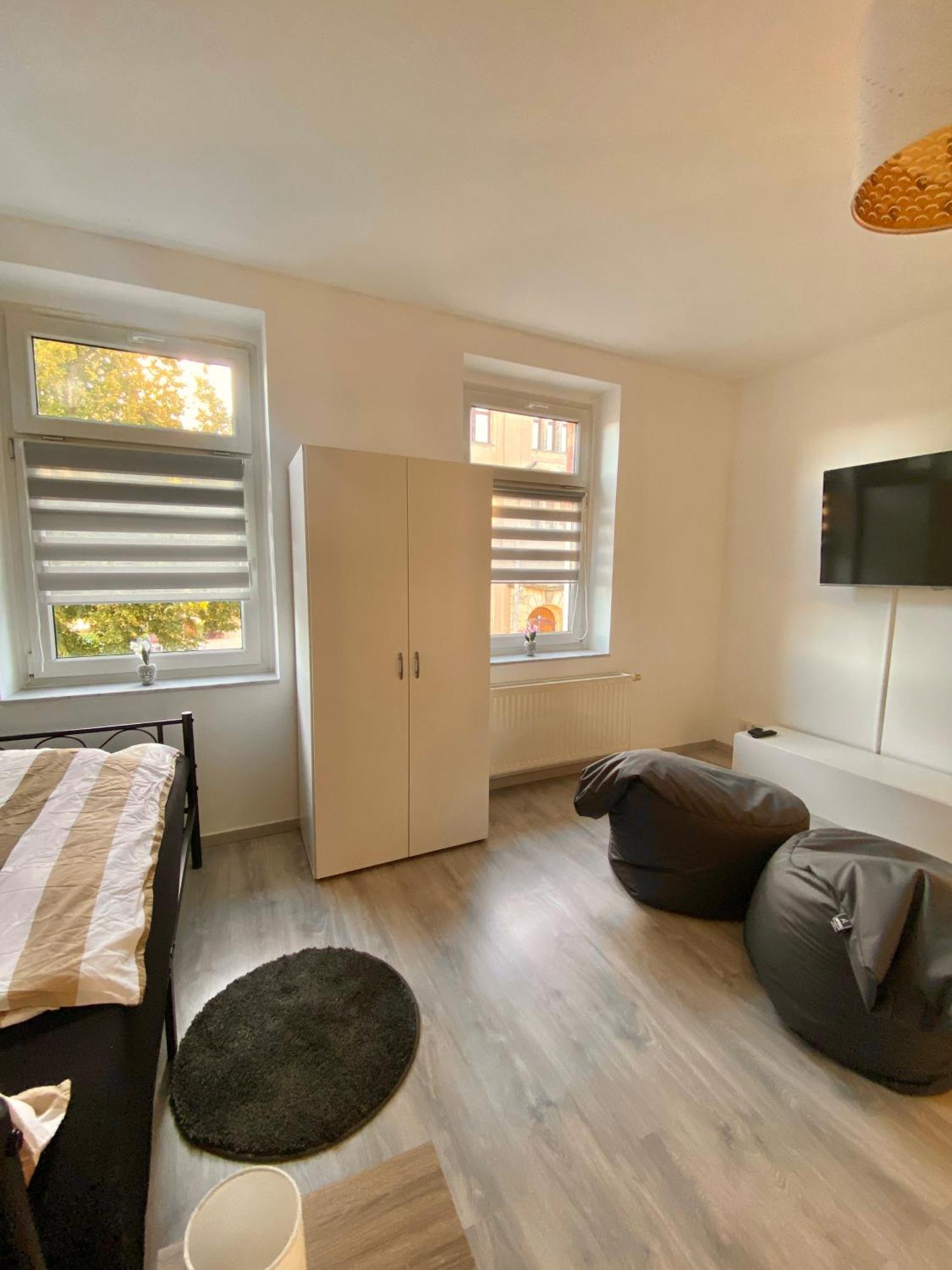 Schoene 3-Zimmer Monteurswohnung Im Sueden Von Leipzig Eg Esterno foto