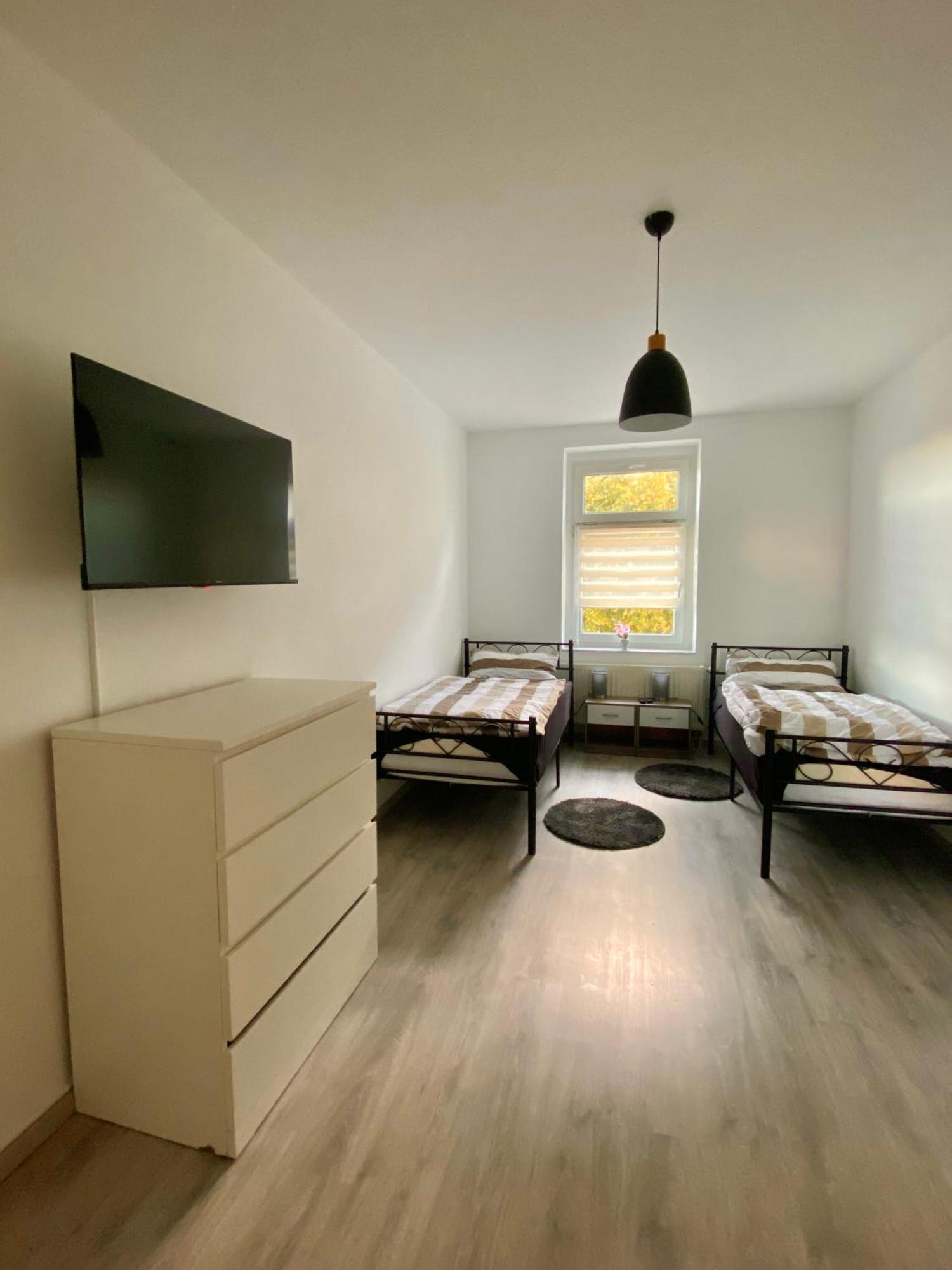 Schoene 3-Zimmer Monteurswohnung Im Sueden Von Leipzig Eg Esterno foto